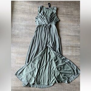 Lulus Long maxi dress Women’s L Sleeveless Olive Green Casual Boho slit NWT